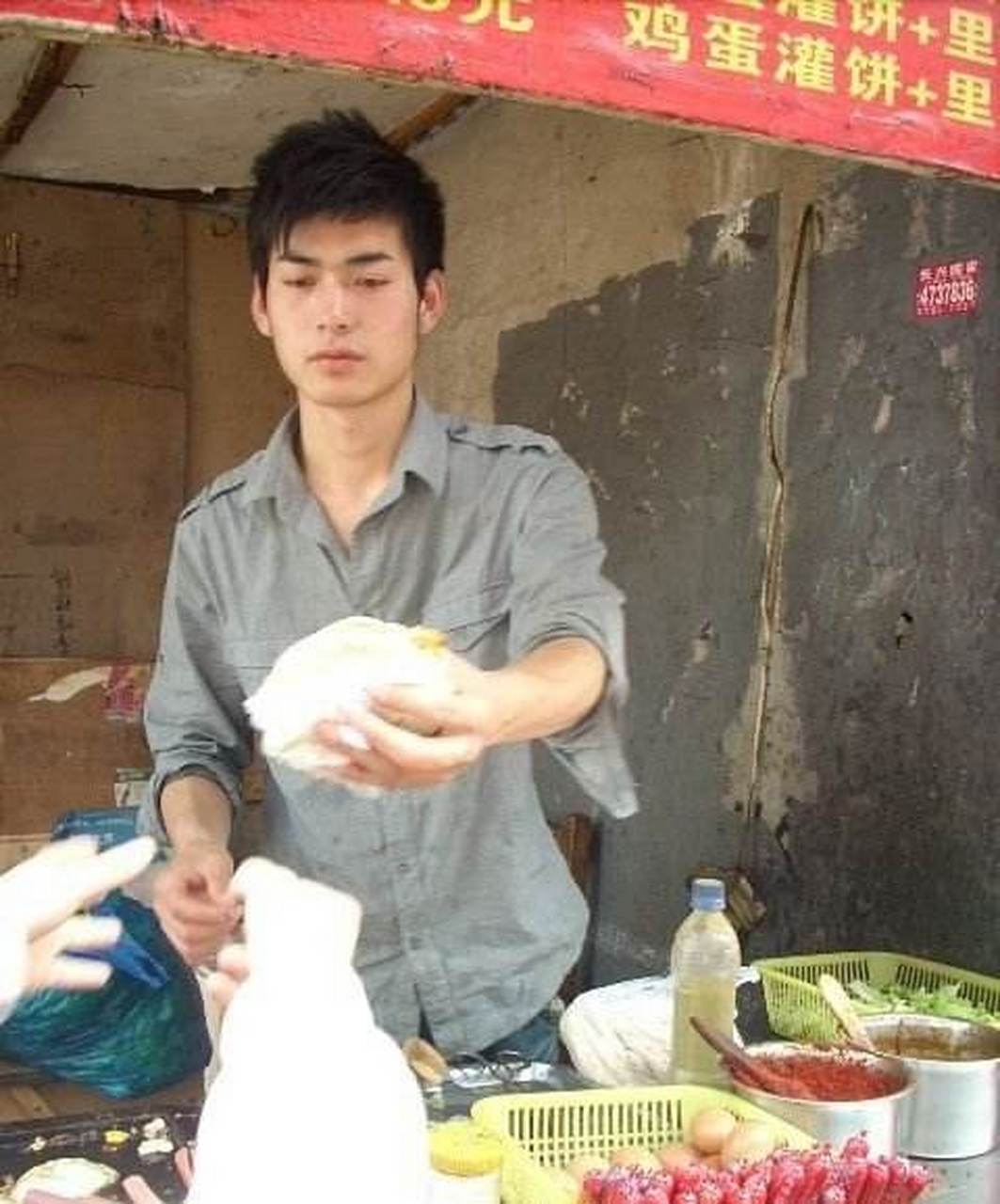 土耳其帅哥烧饼图片