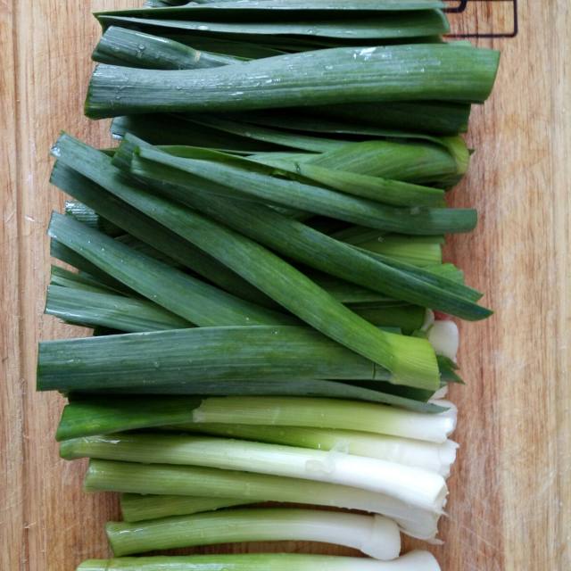 蒜苗炒鸡蛋,鲜嫩营养下饭,十分钟搞定的家常菜