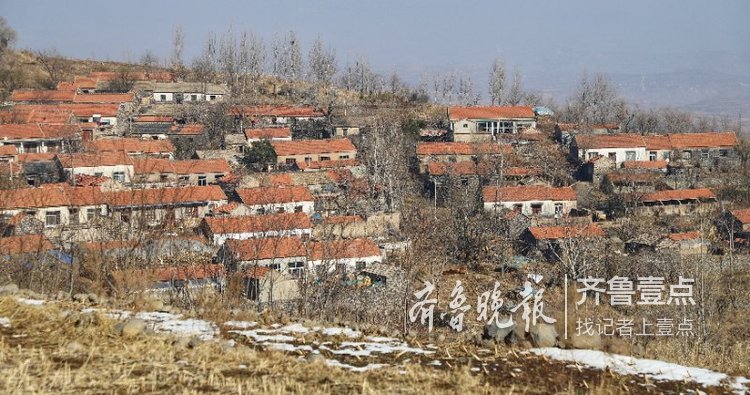 卞山山顶小山村,玄武岩房屋风景独特