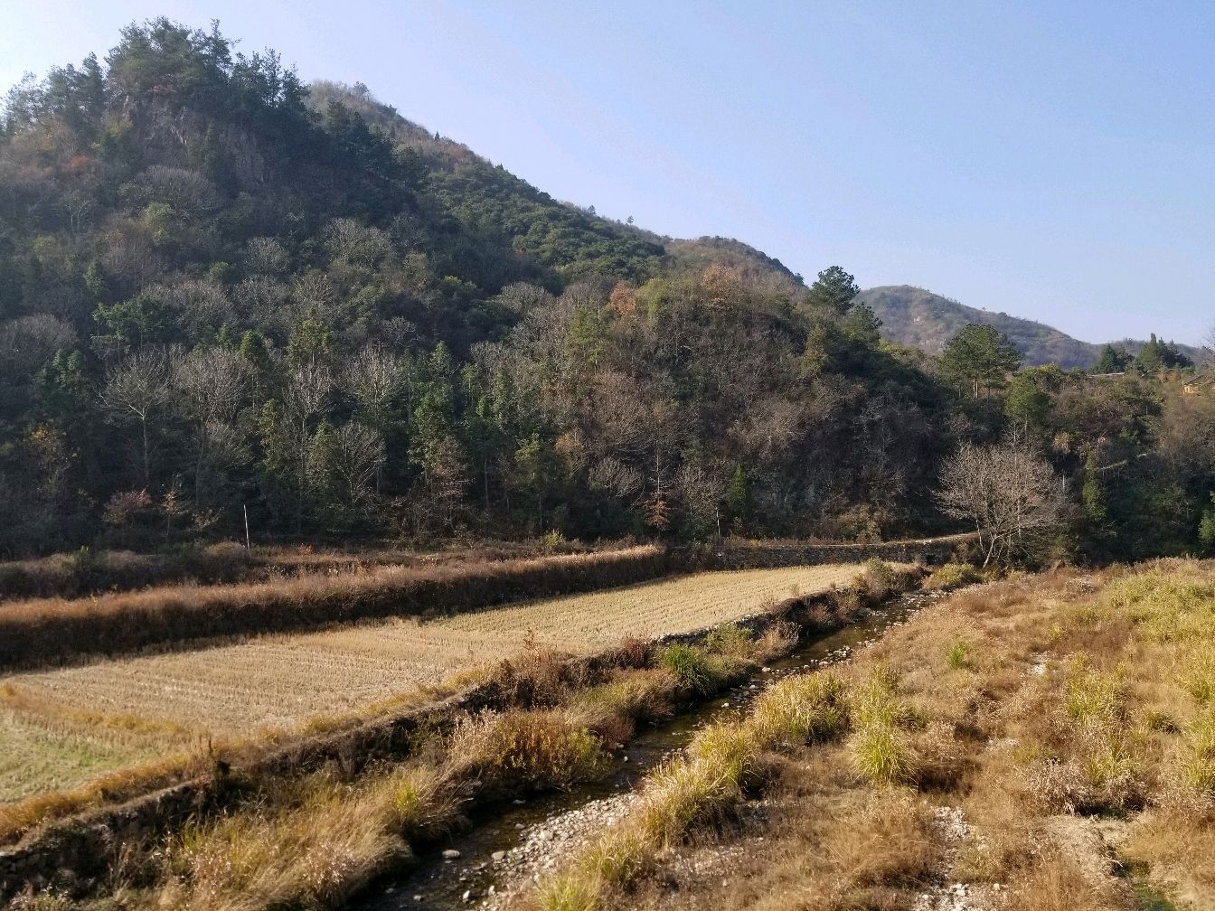 冬天里的大別山村