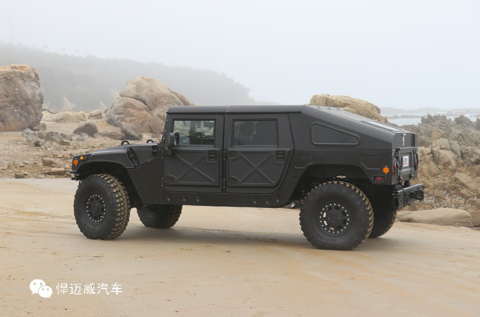 军用悍马    越野之王humvee惊喜试驾照流出