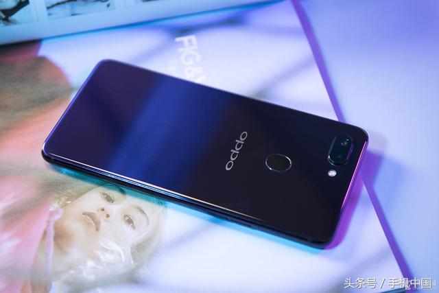 oppo r15星空紫图赏 渐变色彩宛若星辰