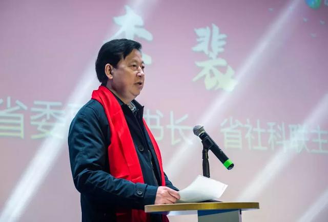 贵州省委副秘书长李裴:脱贫攻坚诗歌高昂