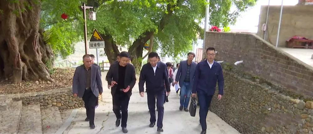 市领导黄华安到云霄县走访慰问困难群众