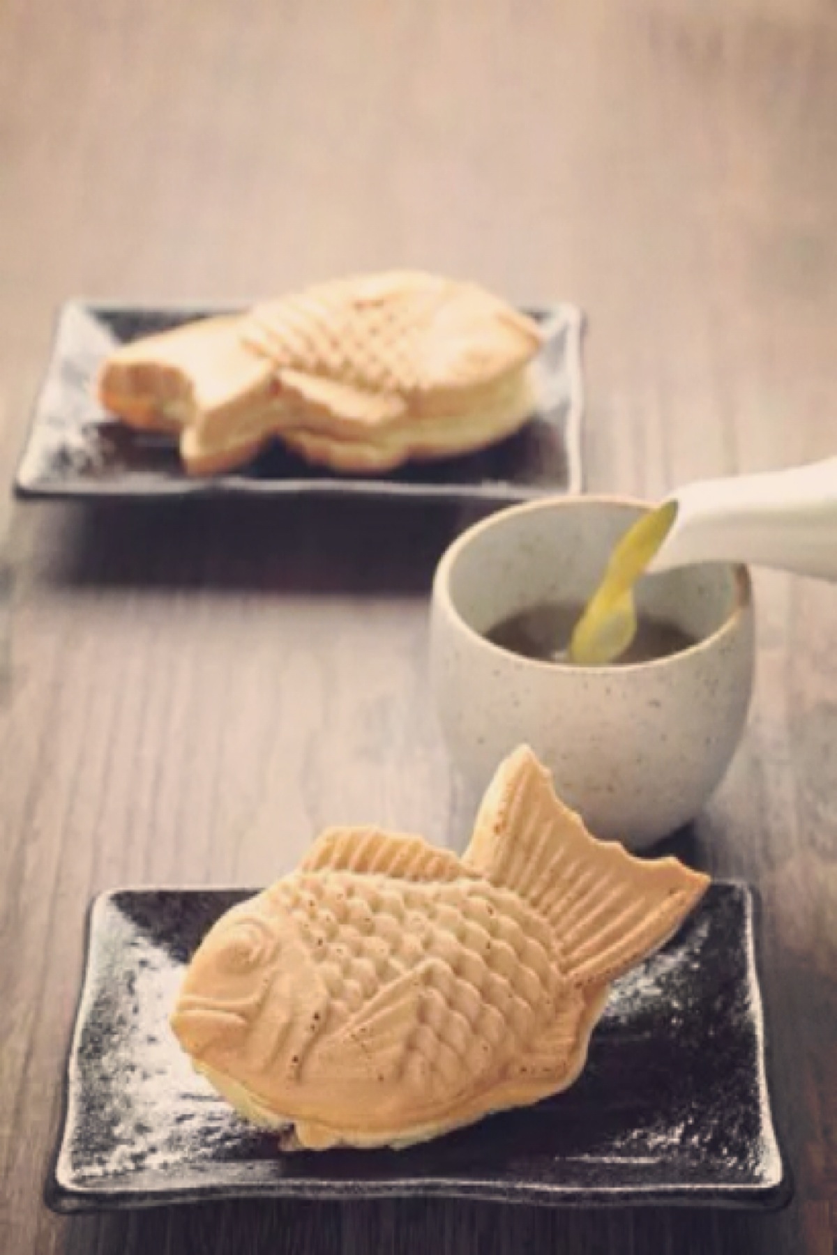 日本传统街头小吃,鲷鱼烧,你喜欢红豆馅儿的还是夹着冰淇淋吃?