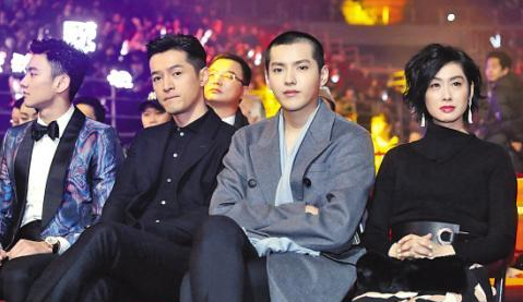 胡歌收入不比小鲜肉?座驾和吴亦凡的比,差距实在太大了