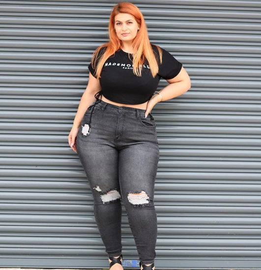 婆罗洲190斤大号模特,健身打造紧致曲线,"宽胯肥臀"超吸睛