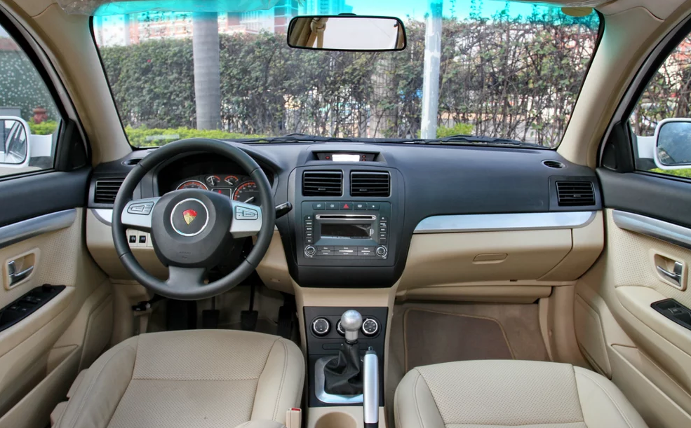 莲花汽车-莲花l5,造型非常新颖,车身上的轮廓富有张力