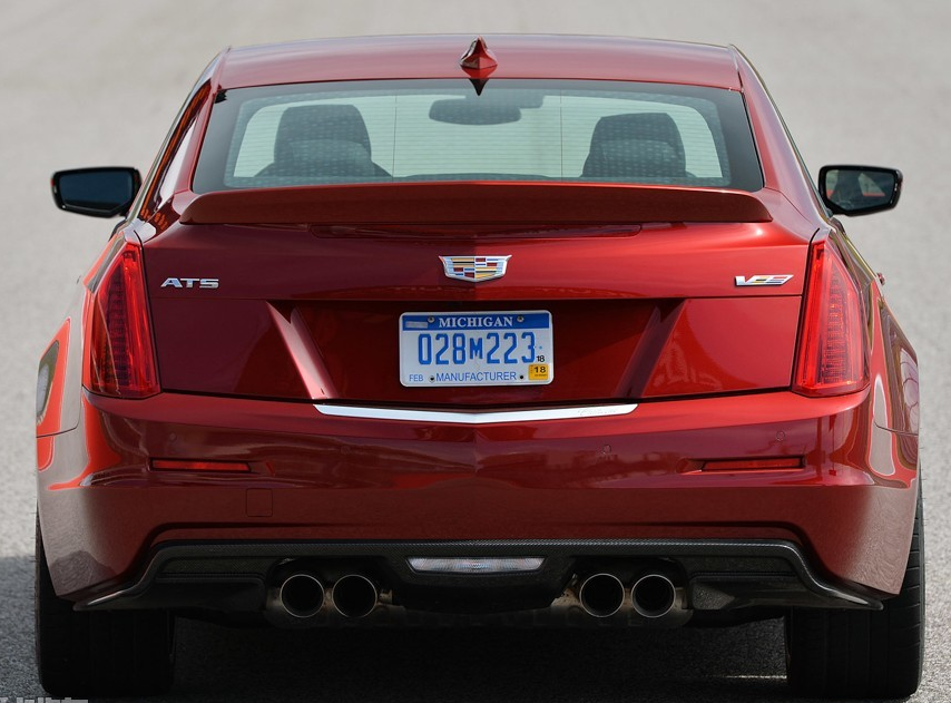 凯迪拉克ats-v双门的品读,惹人注目的外观,车身线条非常流畅