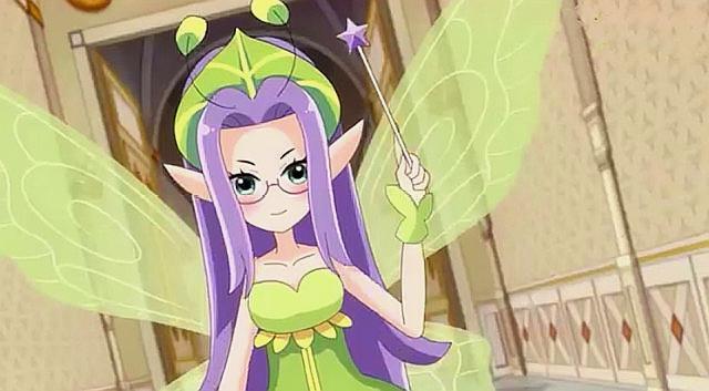 小花仙:露娜作为普普拉的大女儿,年龄有两千岁,当得起智慧女王