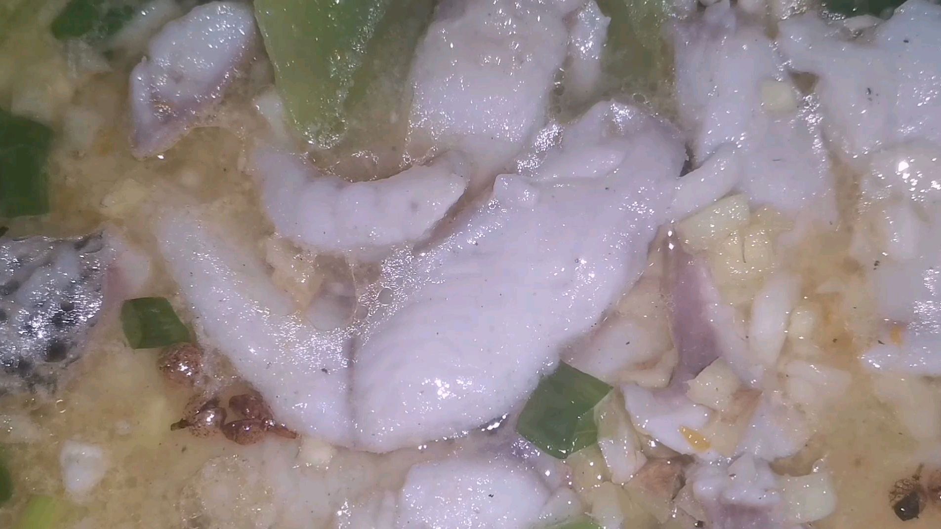 天天喜欢酸菜鱼的你,换个口味,可以试试金汤柠檬鱼片