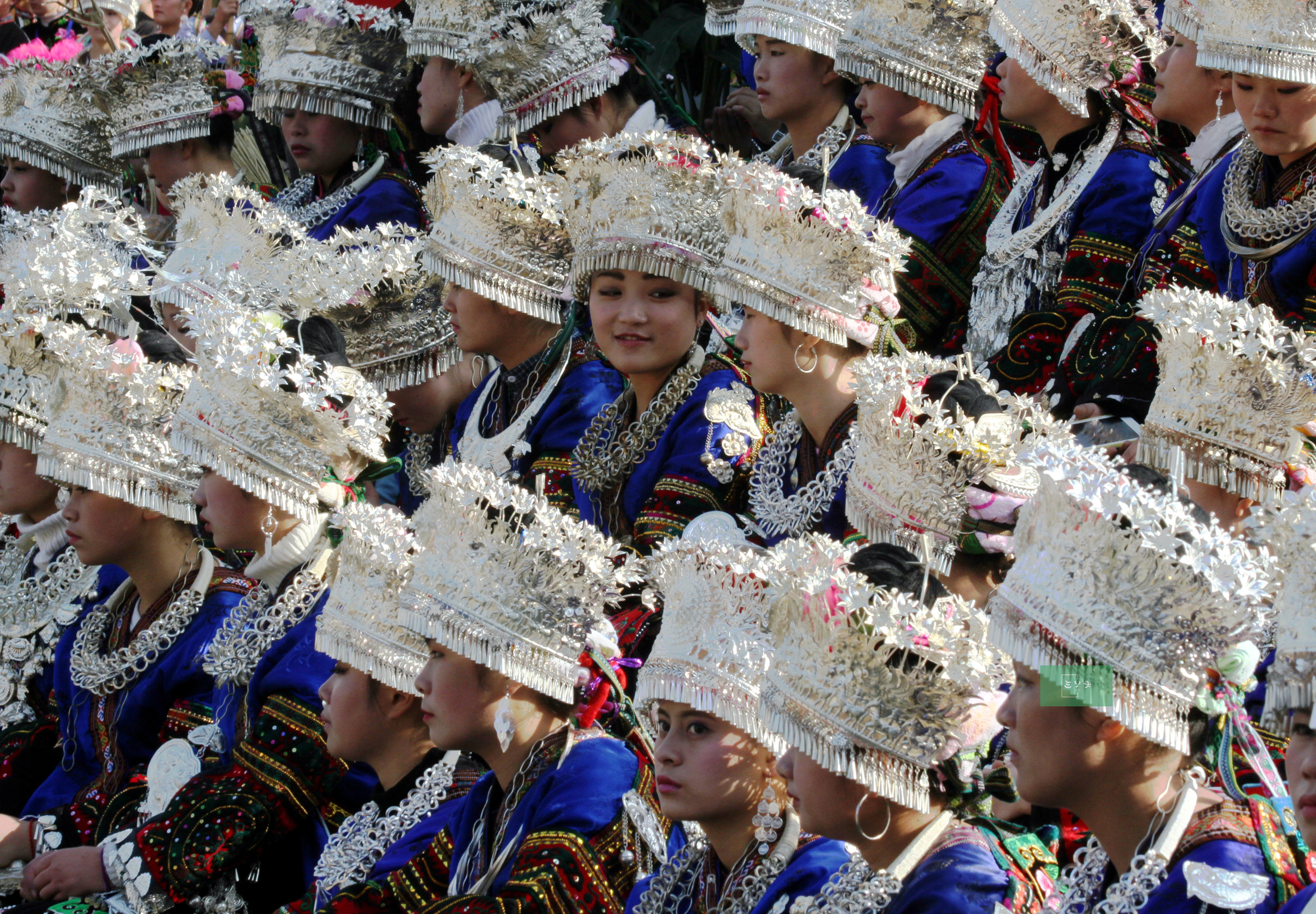 苗族人民最隆重的传统节日苗年见闻:顽皮的老人与孩童