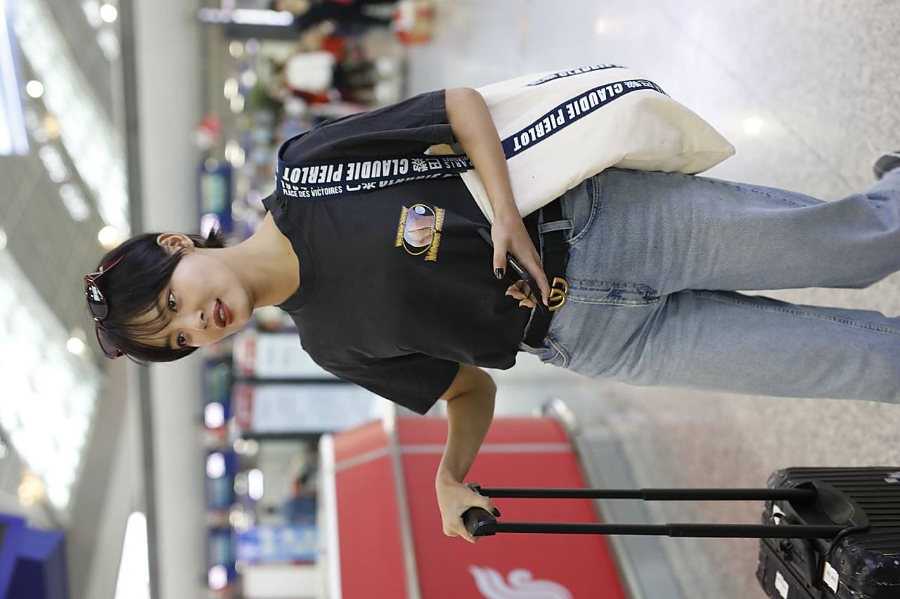 辛芷蕾在最近的长文中分享了她参演话剧《初步举证》的心路历程,并