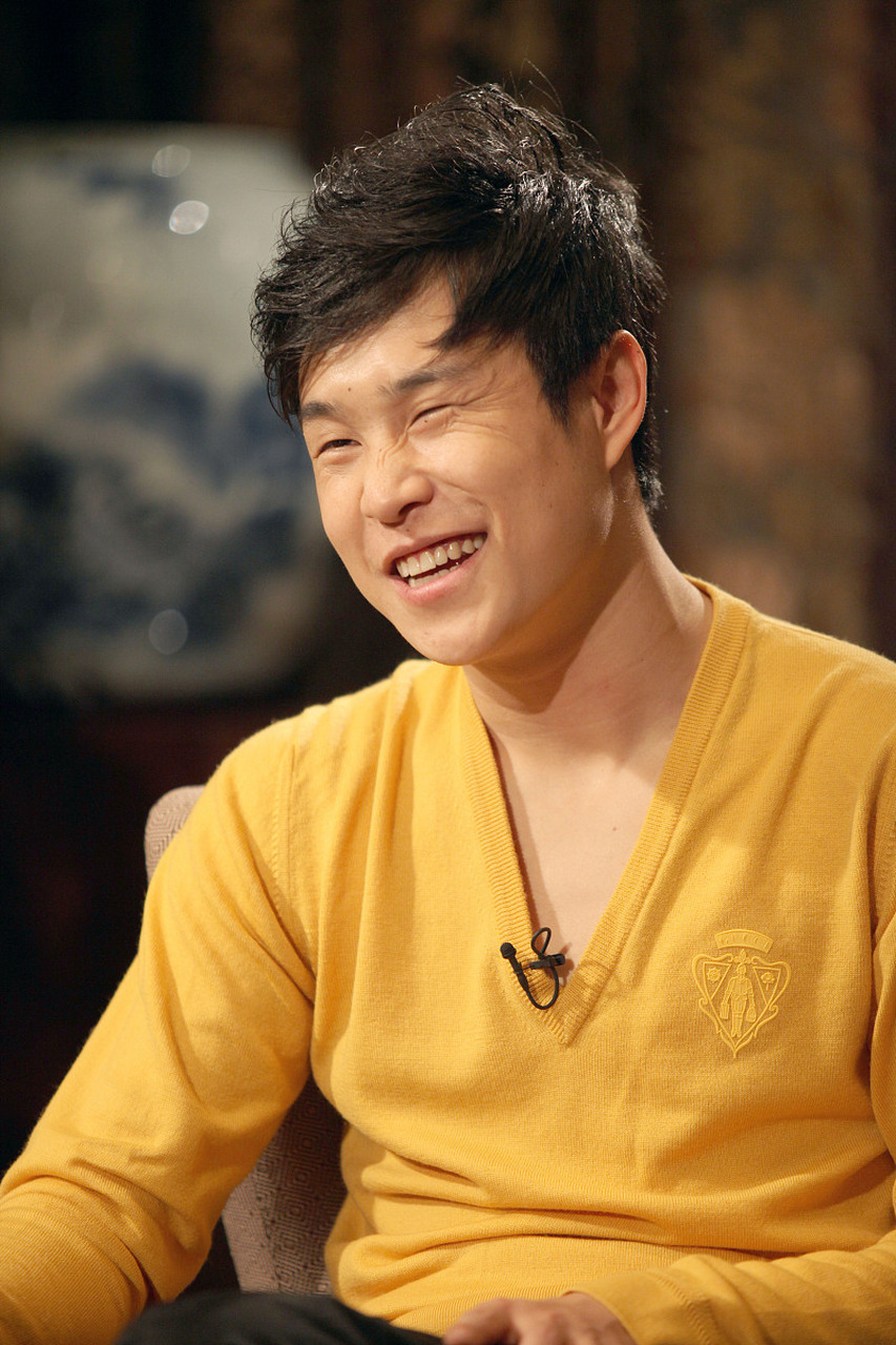 2月4日,小沈阳完成个人首唱,在社交平台上激动发文,分享自己的所感所