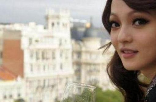 晒晒张韶涵的豪宅:有私人院子可以睡午觉,装修太时尚豪华了