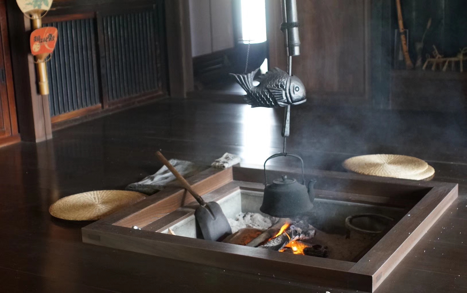 日本传统住宅中特有的设施——地炉