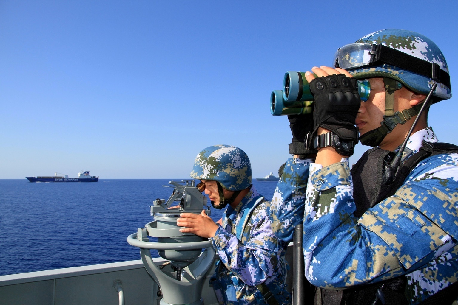 歼11为何得到我国海军航空兵的钟爱?不仅仅是航程远,看完才明白
