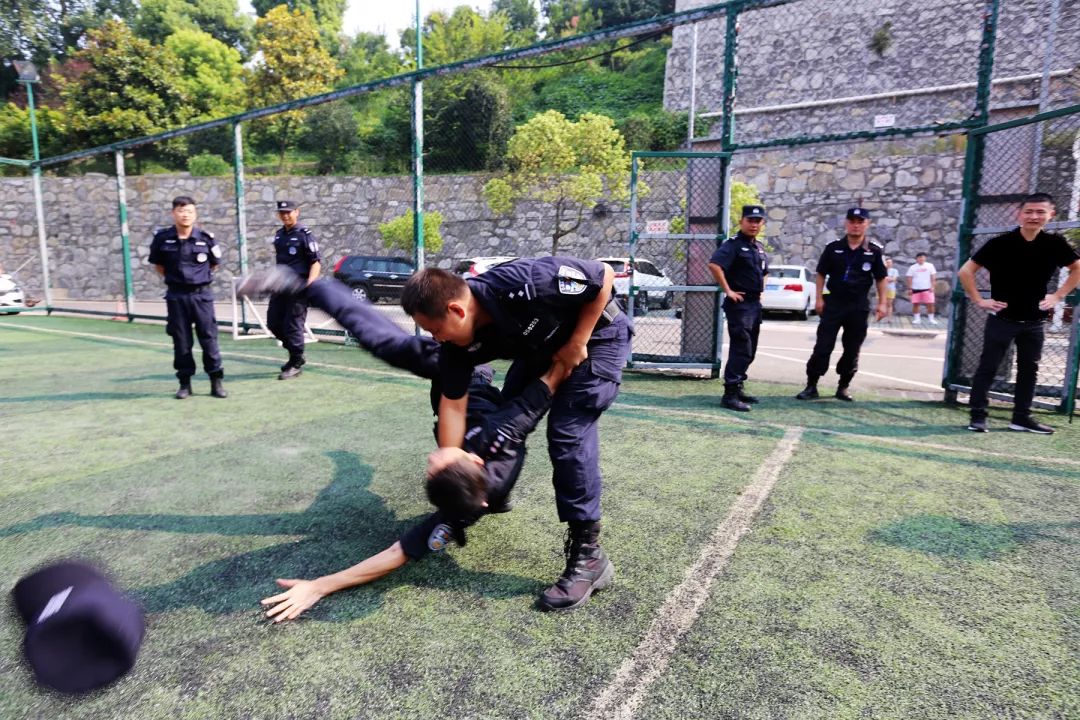 「践行新使命 忠诚保大庆」湖北宜昌特警:战训结合 守护平安