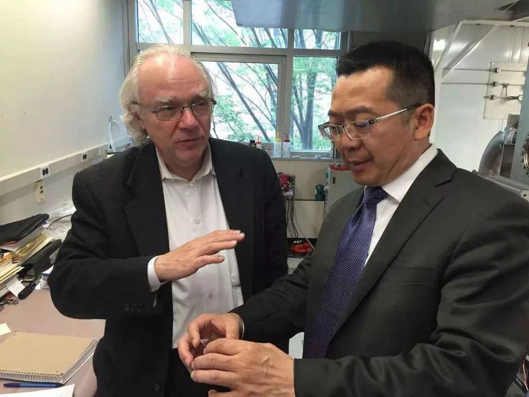 数千万美元也留不住,爱国专家执意回到东方,创造"非凡成就"