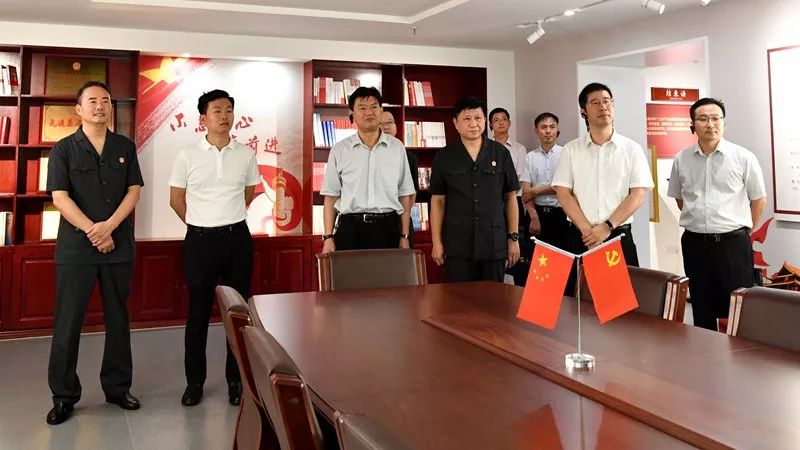 市委副秘书长孙雷一行调研徐州法院优化营商环境建设工作