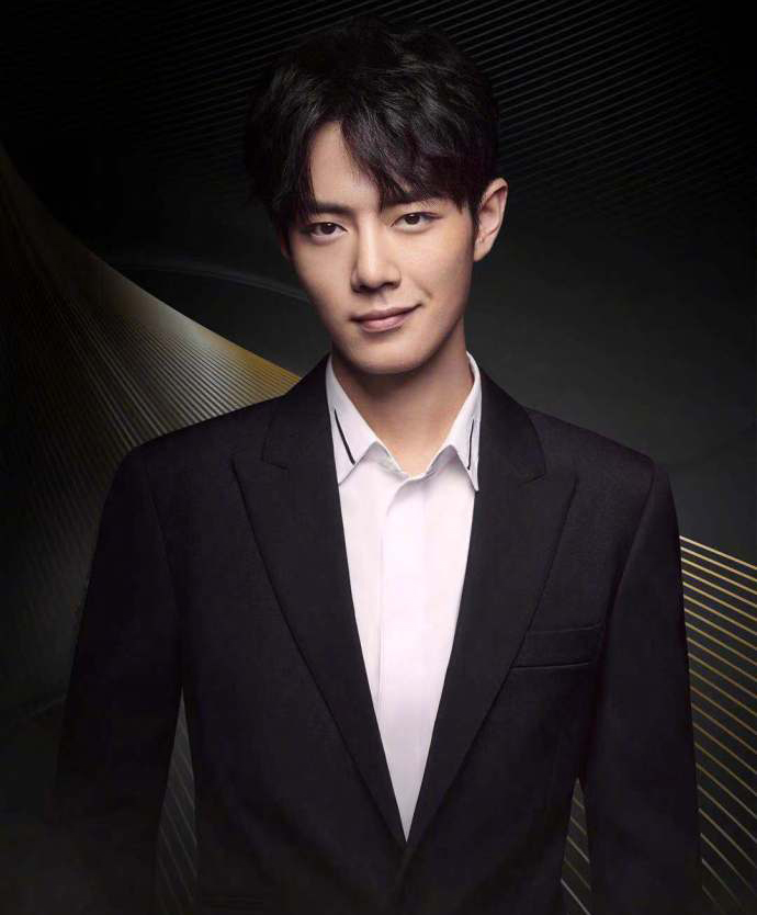 主持人一句话让肖战害羞地笑了,谁注意刚看到她时肖战