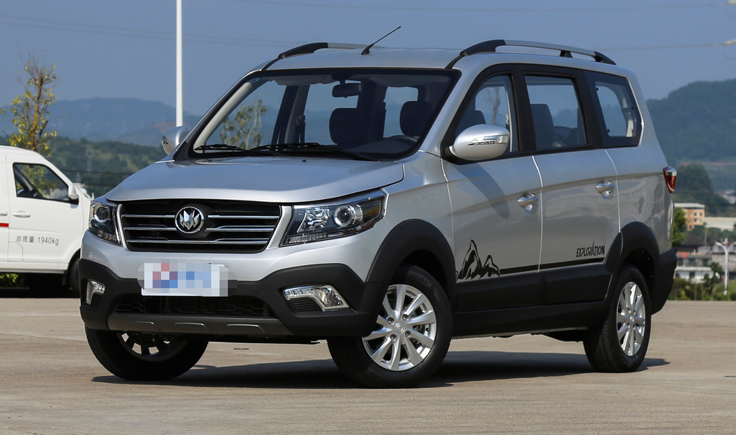 启腾v60气场十足,外观棱角分明,大气硬朗,适合气质女神!