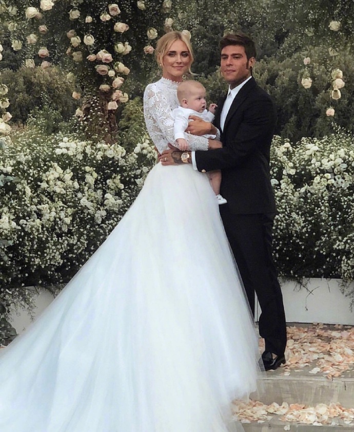 新婚夫妇justin bieber和hailey