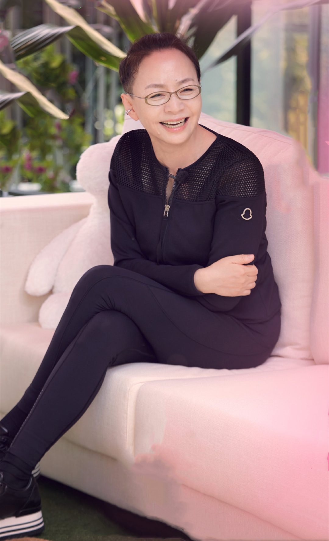 58岁宋丹丹不服老,穿健美裤扎小马尾超减龄,还像年轻人一样敢穿