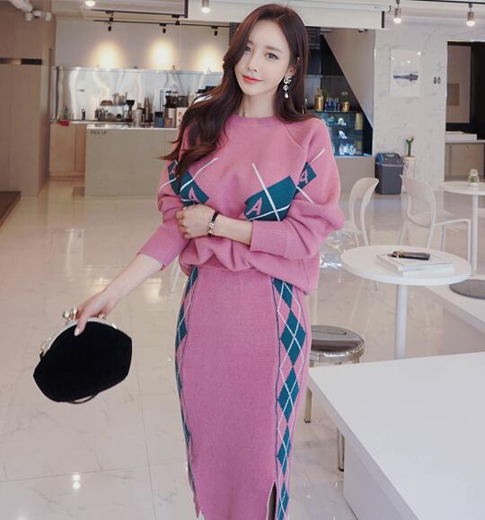 孙允珠展示粉色魅力针织裙,网友:美女总是和粉色最搭!