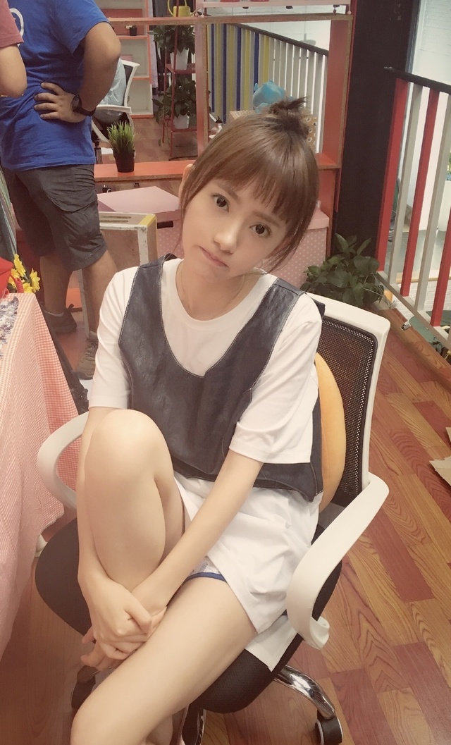 《爱情公寓》一菲美嘉婉瑜诺澜唐悠悠近照