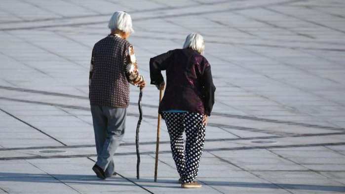 老人为什么越走越慢?走路快慢能预测寿命长短吗?医生告诉你实情