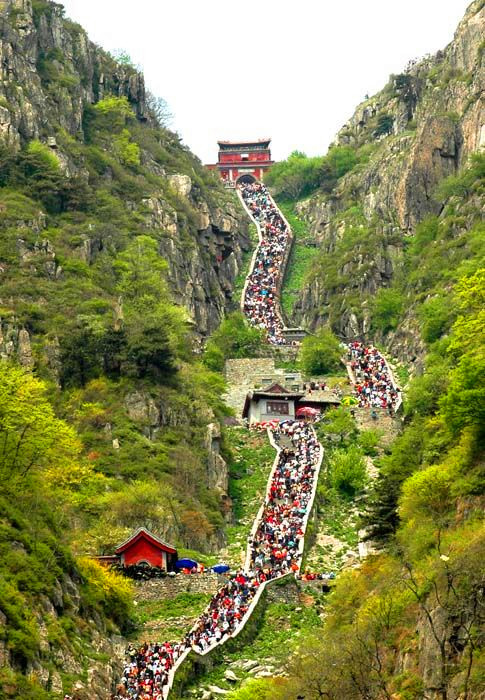 1.山东泰山十八盘