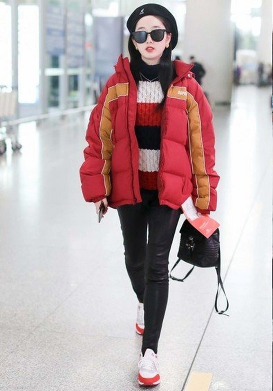 单品,搭配色就是以简单的黑色就好,#动态创作大赛05期# #时尚街拍秀