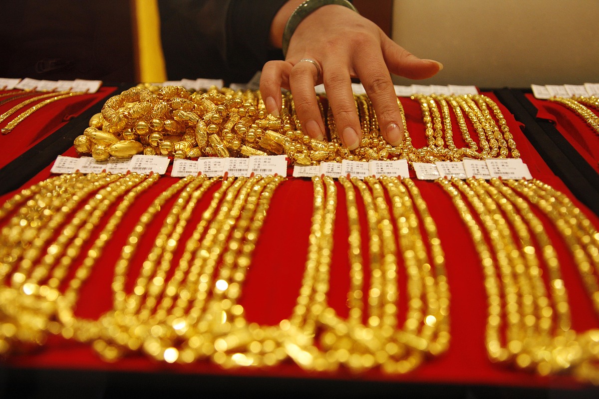 近日,价值20亿一名男演员回应家中存放4吨黄金的传闻,引发网友热议.