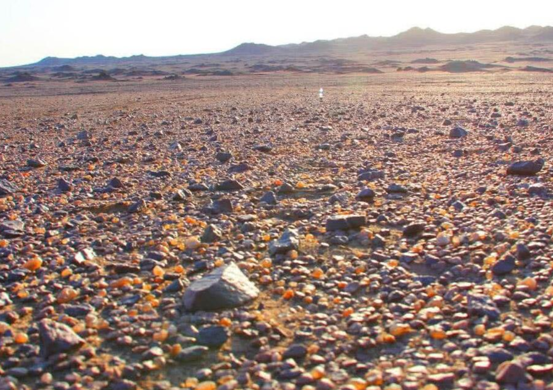 内蒙古玛瑙湖举世闻名,当地人不懂珍惜,盗挖者偷走20亿