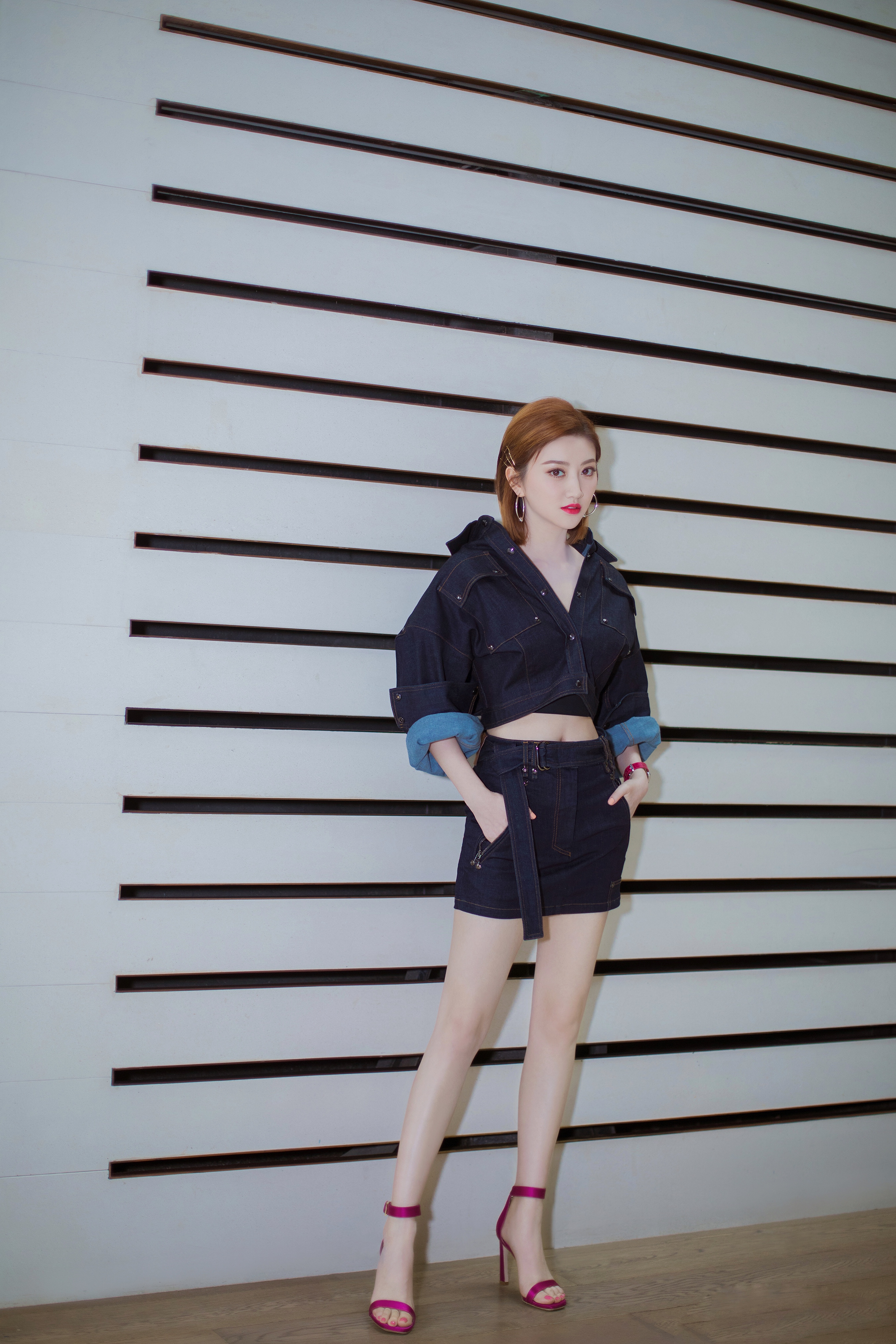 景甜胖了多少斤有啥关系?短裤t恤现身机场 衣品还是一如既往的好