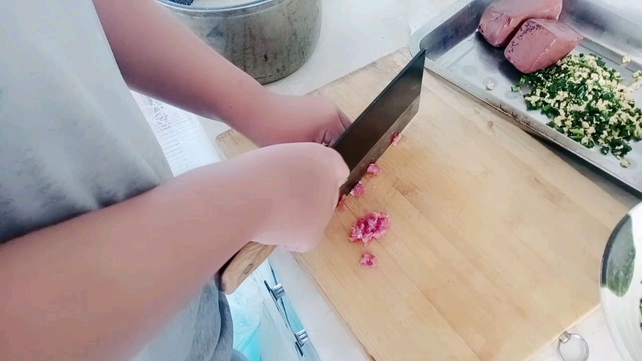 自闭症儿子,想吃的东西自己动手