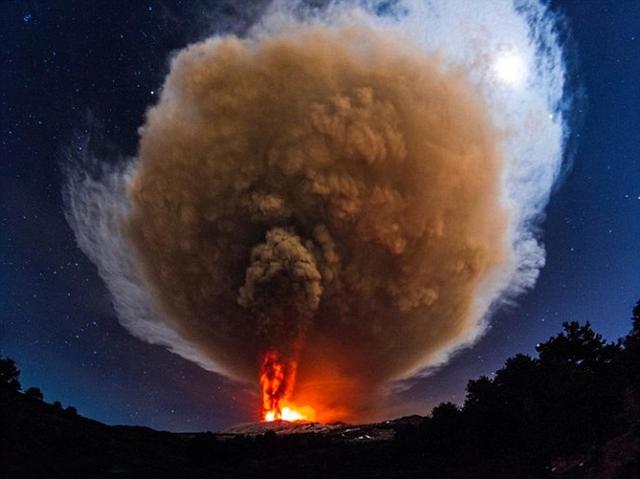 意大利埃特納火山噴發:火山灰高達5000米,300萬人生活在擔憂中