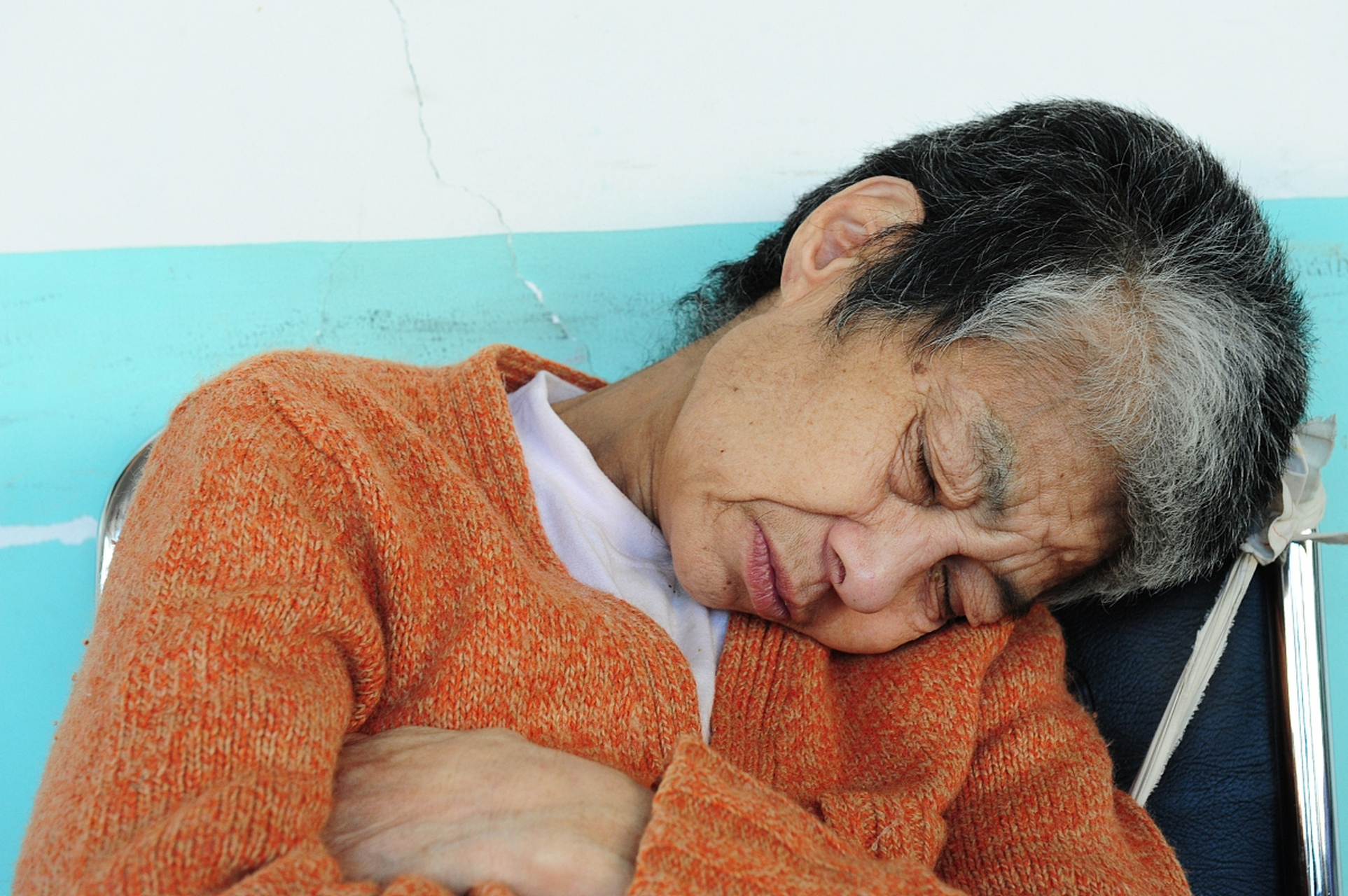 今天就来教大家两个脑梗后遗症状健康训练的方法.