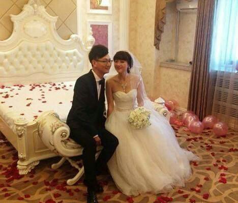 25岁小伙迎娶二婚新娘,两人感情波折,新娘是小伙前女友的妈妈