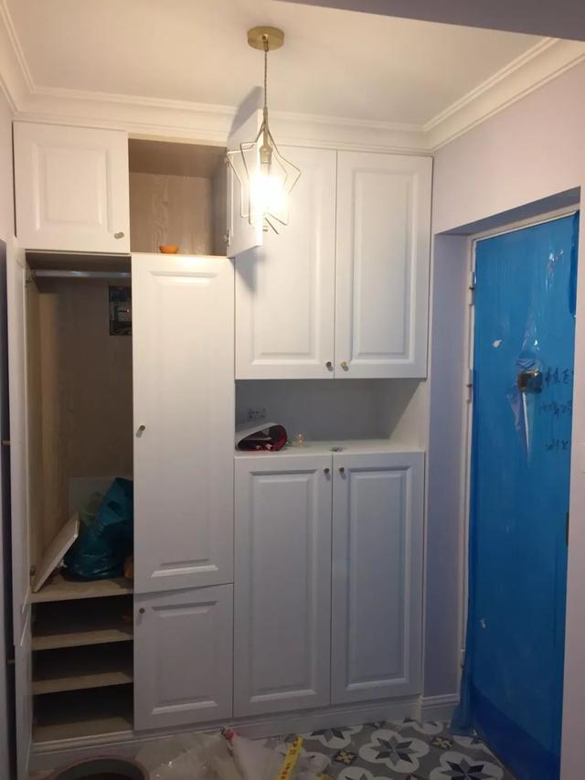 不吊顶的玄关,简简单单,也美观!