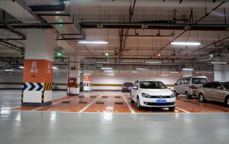 购买停车位时位置怎么选?有人说越靠近电梯越好,其实都选错了