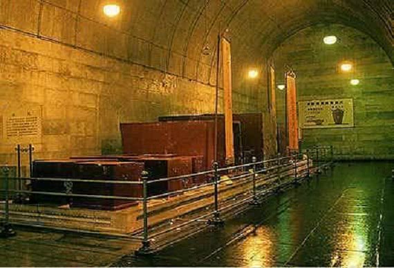 郭沫若用一年的时间,才找到万历皇帝墓门,发现一件文物价值连城