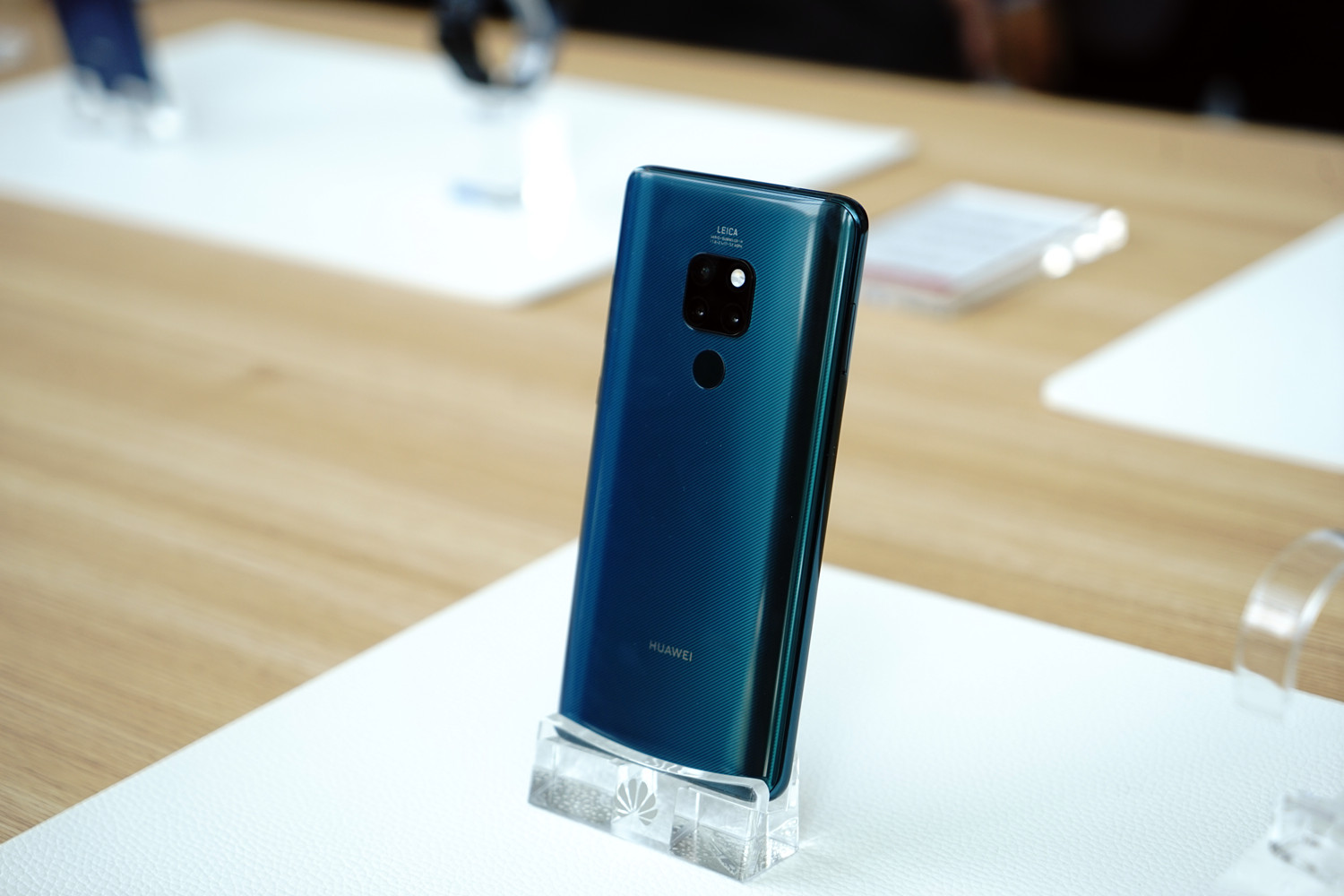 华为mate20系列国内发布,搭载麒麟980性能大幅提高