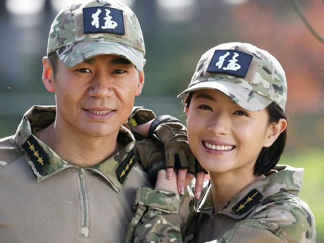 万茜:古灵精怪的女孩,穿上军装后,网友:"女神"