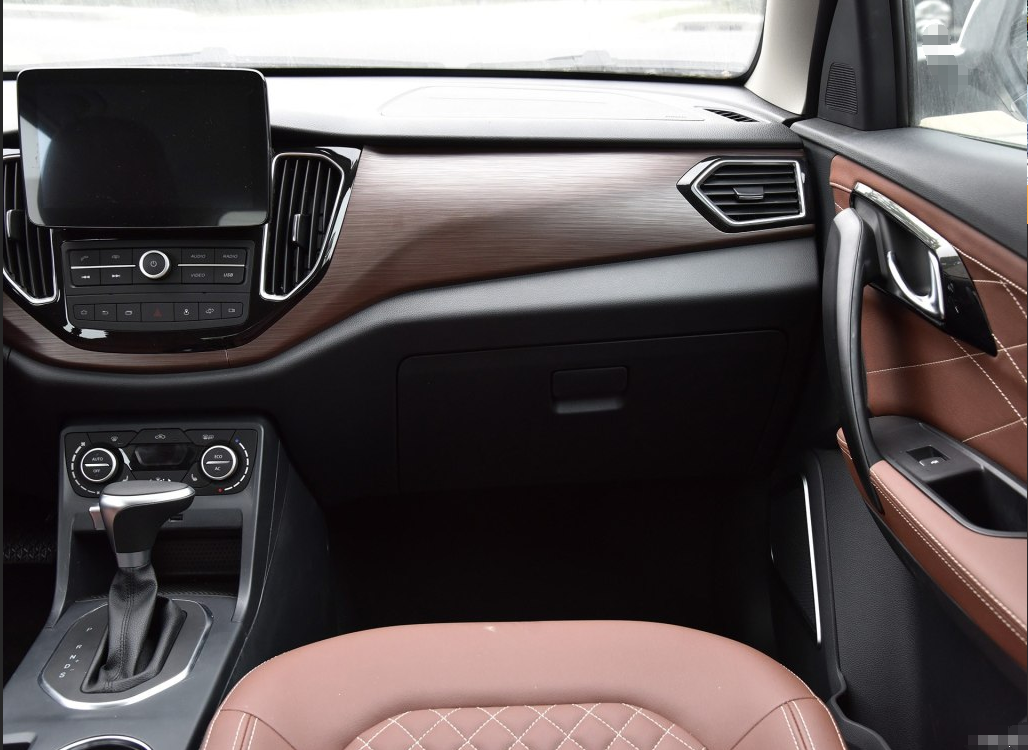 森雅r7,外观充满活力的气息,内饰配置丰富