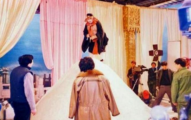 《西游记》老照片:八戒吃米山和面山,拍摄大战牛魔王的那场戏