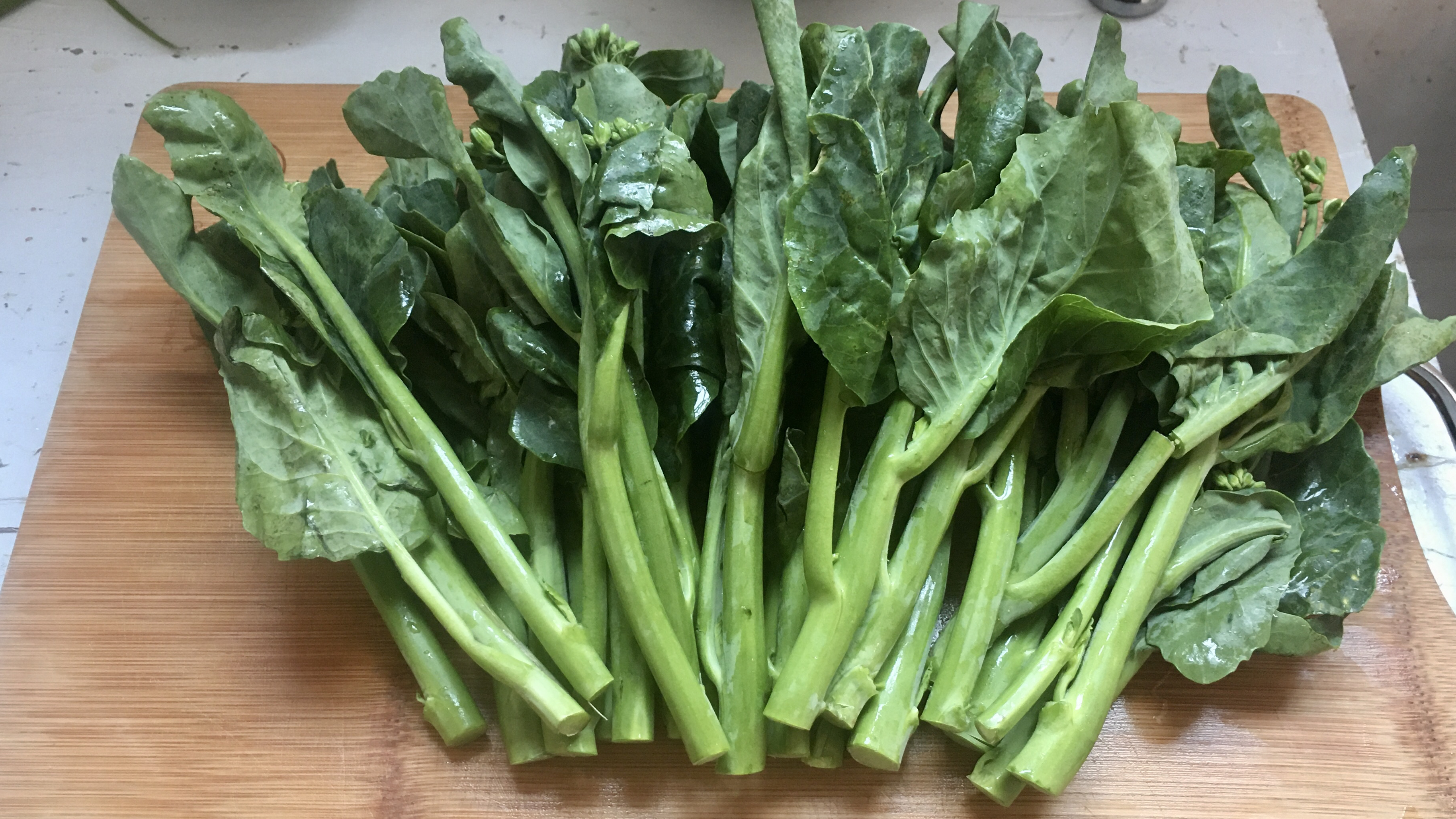 清炒芥蓝,第一步十人九错,大厨教您一招,色泽翠绿,爽口不苦涩