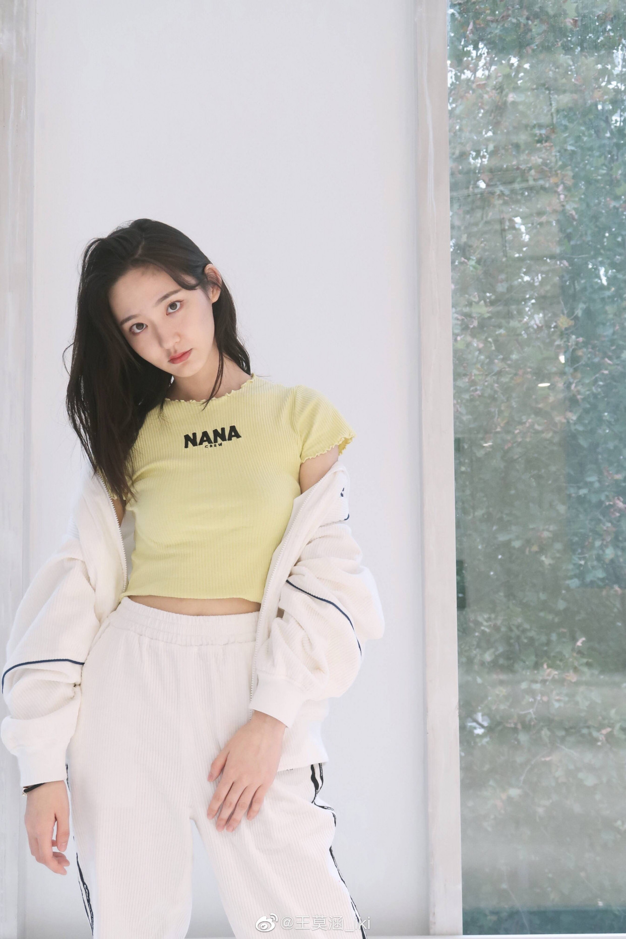 王莫涵生活写真照经典时尚