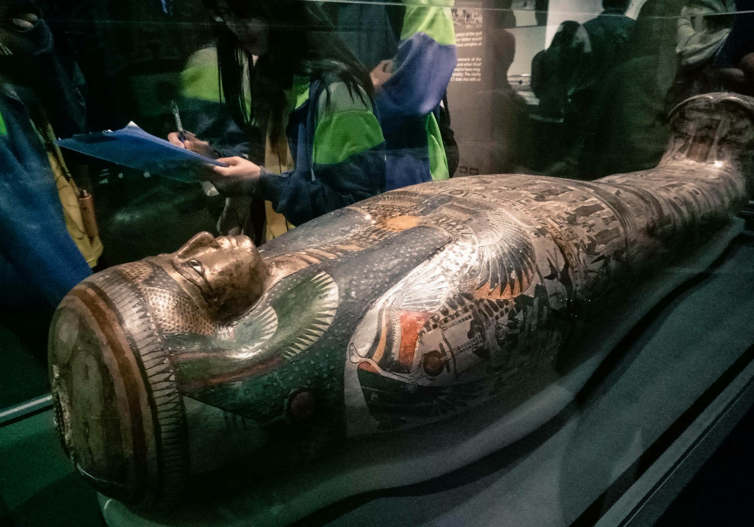 揭开木乃伊的神秘面纱,探索其中隐秘,图6中的木乃伊身份高贵